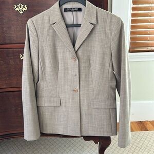 Tahari size 6P wool, polyester, Lycra grey brown pant suit